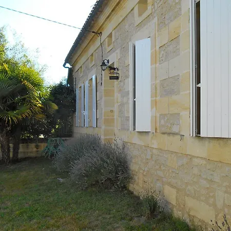 Sous Les Marronniers 3*