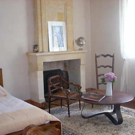 Sous Les Marronniers Bed & Breakfast 3*