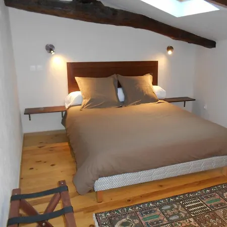 Sous Les Marronniers Bed & Breakfast 3*