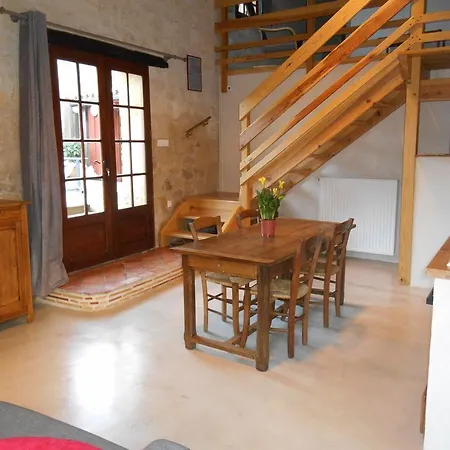 Sous Les Marronniers Bed & Breakfast 3*