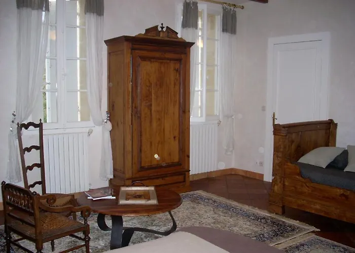 Sous Les Marronniers Petit-Palais-et-Cornemps