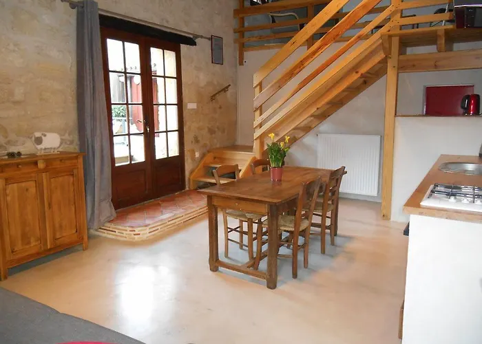 Sous Les Marronniers Bed & Breakfast 3*